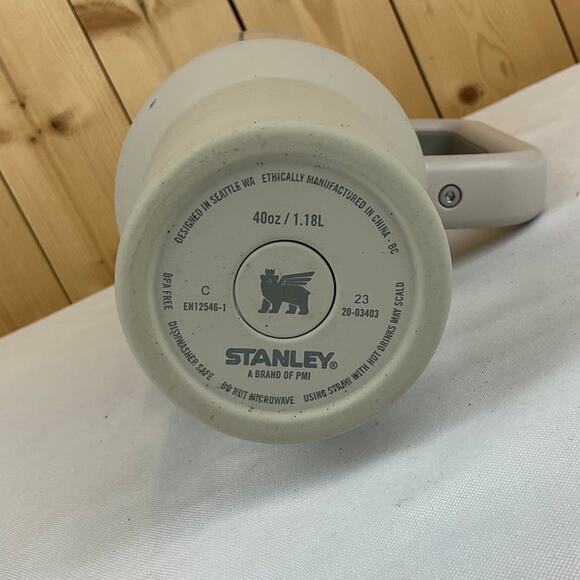 Pre-Owned Cream Stanley Tumbler, 40oz With Straw - Picture 5 of 7